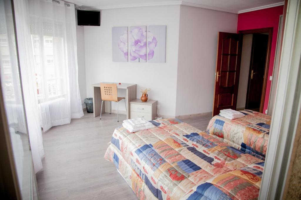 Pension Parque Del Ebro (Adults Only) Logroño Zimmer foto