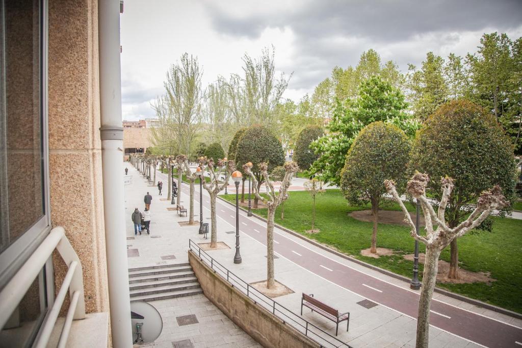 Pension Parque Del Ebro (Adults Only) Logroño Exterior foto